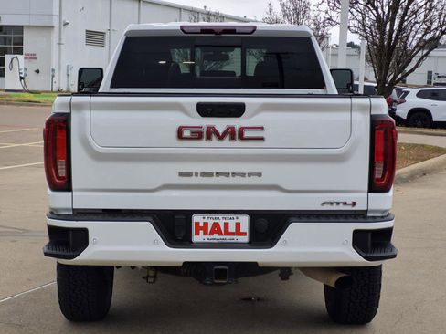 Used 2022 GMC Sierra 2500 AT4 w/ AT4 Preferred Package image 5