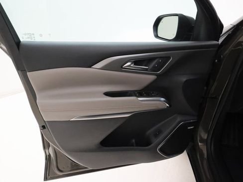 Certified 2024 Chevrolet Traverse LT w/ Enhanced Driving Package image 7