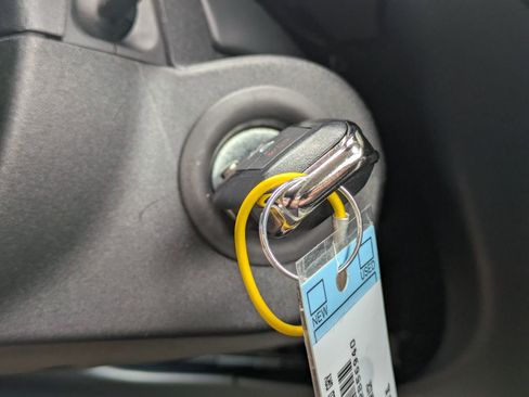 New 2025 Ford Maverick XL w/ Equipment Group 102A image 20