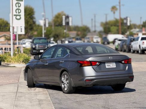 Used 2024 Nissan Altima 2.5 S FWD image 2