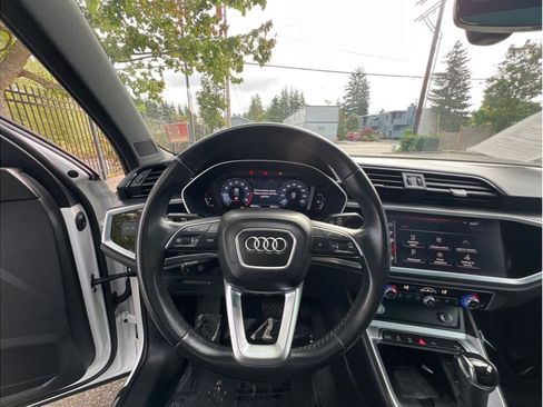 Used 2020 Audi Q3 2.0T Premium Plus w/ Premium Plus Package image 8