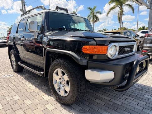 Used 2007 Toyota FJ Cruiser 4WD image 1