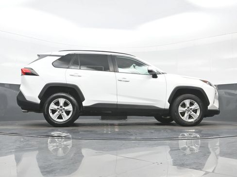 Used 2021 Toyota RAV4 XLE AWD/4WD image 31