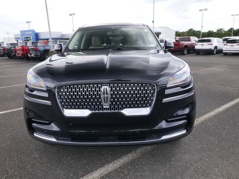 Used 2022 Lincoln Aviator AWD w/ Premium Package image 3