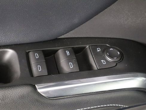 Used 2025 Chevrolet Traverse LT w/ Midnight/Sport Edition image 23