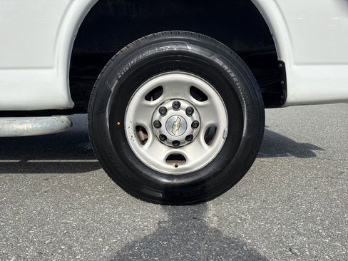 Used 2023 Chevrolet Express 2500 w/ Driver Convenience Package image 22