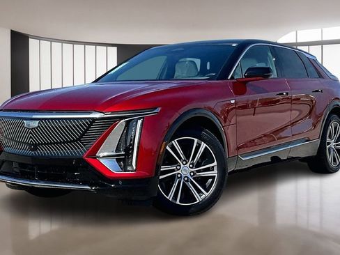 New 2025 Cadillac Lyriq Luxury w/ LPO, Floor Liner Package image 1