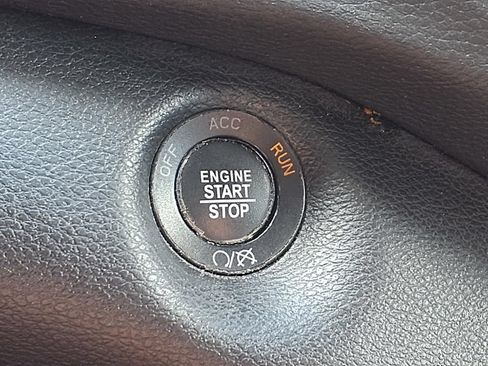 Used 2020 Jeep Cherokee Limited FWD image 18