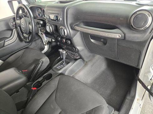 Used 2018 Jeep Wrangler Sport AWD/4WD image 21