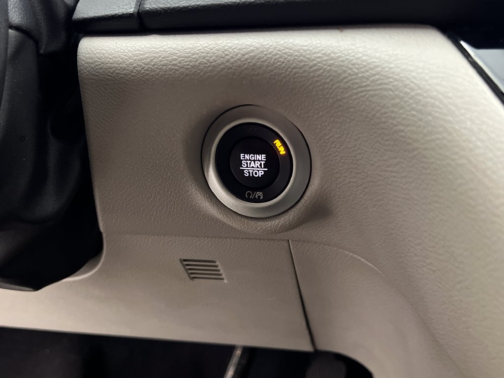 Used 2024 Chrysler Pacifica Touring-L FWD image 60