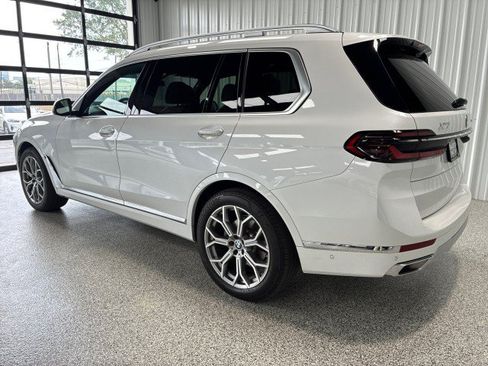Used 2024 BMW X7 xDrive40i w/ Premium Package AWD/4WD image 2