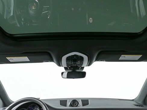 Certified 2025 Porsche Macan image 21