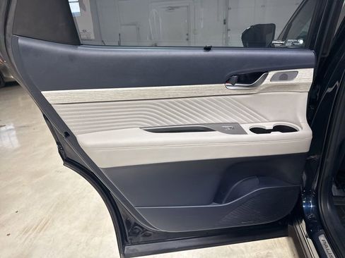 Used 2023 Hyundai Palisade Calligraphy image 5