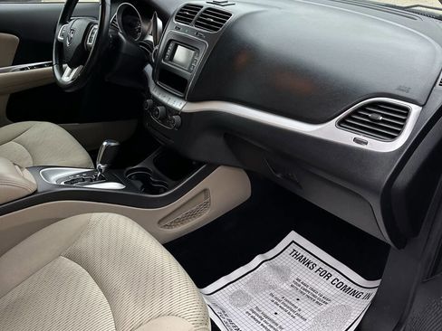 Used 2016 Dodge Journey SXT w/ Comfort/Convenience Group image 20