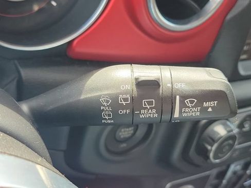 Used 2018 Jeep Wrangler Unlimited Rubicon AWD/4WD image 21