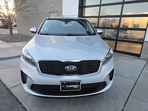 Used 2020 Kia Sorento LX image 2