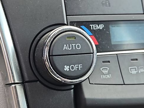 Used 2016 Toyota Camry XLE FWD image 25