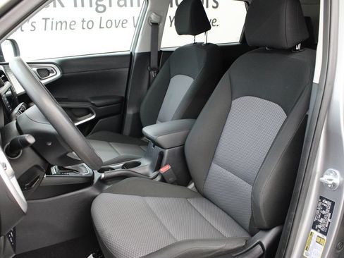 Used 2024 Kia Soul LX w/ Option Group 015 FWD image 13