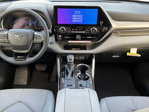 New 2026 Toyota Highlander Limited image 34