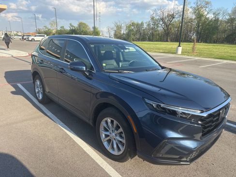 Used 2025 Honda CR-V EX-L image 4