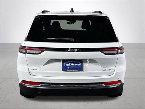 Certified 2025 Jeep Grand Cherokee Laredo w/ MOPAR Finishing Package AWD/4WD image 8