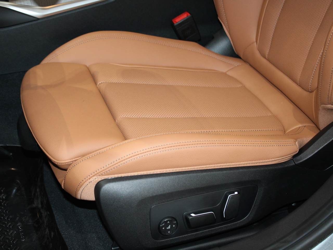 Used 2026 BMW 330i Sedan RWD image 14