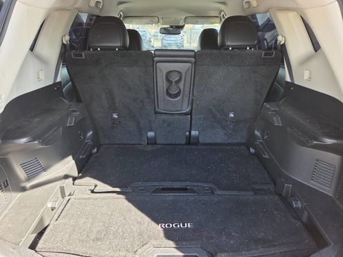 Used 2017 Nissan Rogue SL image 10