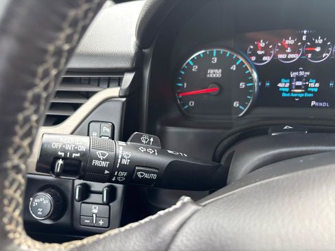Used 2018 GMC Yukon Denali w/ Open Road Package AWD/4WD image 19