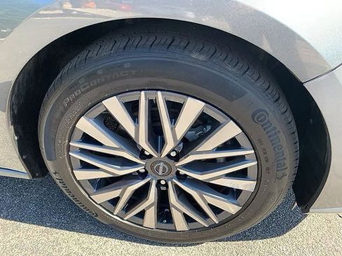 Used 2023 Nissan Altima 2.5 SV image 14