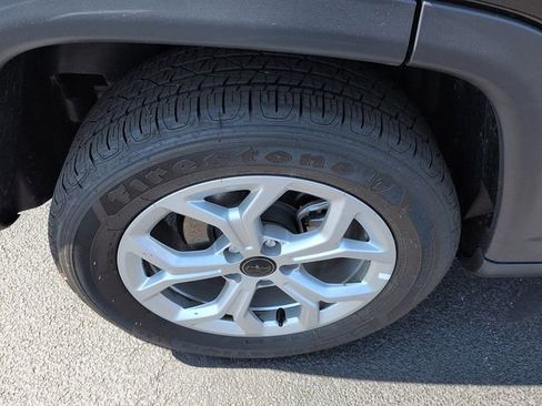 Used 2025 Jeep Compass Latitude AWD/4WD image 9