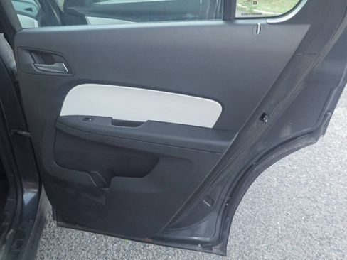 Used 2010 Chevrolet Equinox LS FWD image 18
