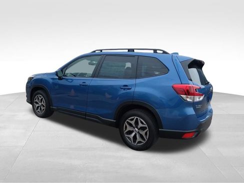 Used 2023 Subaru Forester Premium AWD/4WD image 16