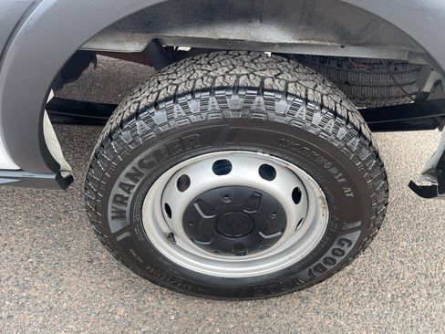 Used 2019 Ford Transit 250 130 Low Roof image 28