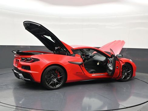 Used 2024 Chevrolet Corvette Z06 w/ Stealth Interior Trim Package RWD image 33