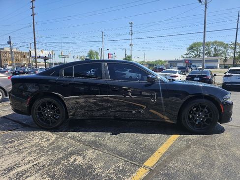 Used 2016 Dodge Charger SXT AWD/4WD image 4