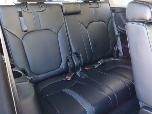 Used 2025 Honda Pilot EX-L image 18