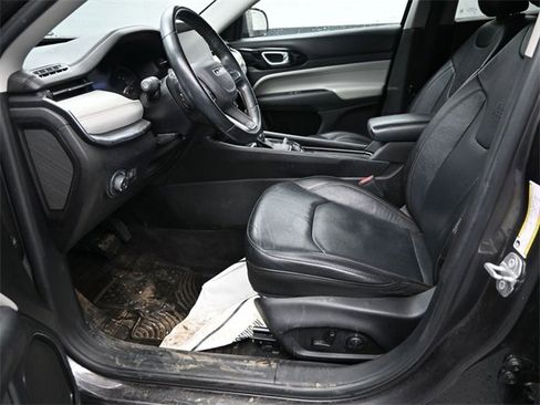 Used 2022 Jeep Compass Limited image 7