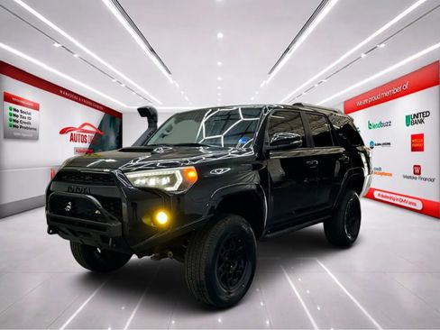 Used 2020 Toyota 4Runner TRD Off-Road Premium w/ Moonroof Package AWD/4WD image 4