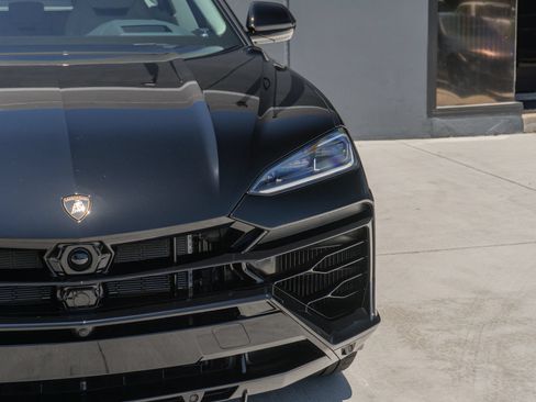 Used 2026 Lamborghini Urus SE AWD/4WD image 28