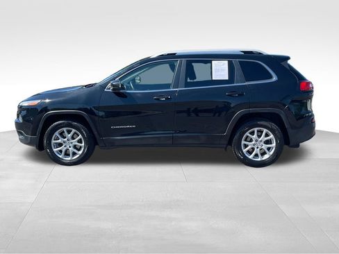Used 2018 Jeep Cherokee Latitude Plus AWD/4WD image 5