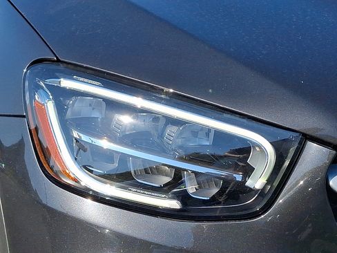 Used 2022 Mercedes-Benz GLC 300 4MATIC w/ Premium Package Lite image 9