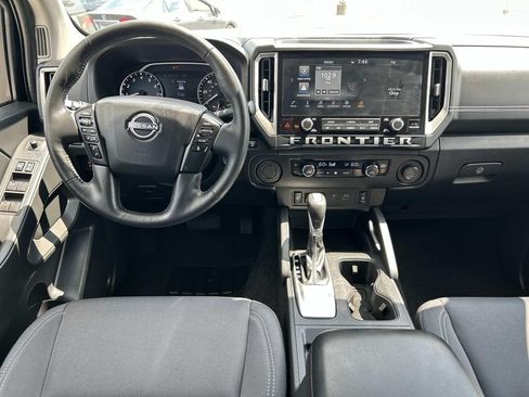 Used 2025 Nissan Frontier SV w/ SV Convenience Package RWD image 23