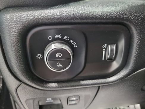 Used 2020 RAM 1500 Big Horn AWD/4WD image 36