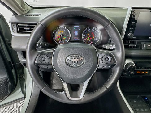 Used 2020 Toyota RAV4 XLE Premium image 13