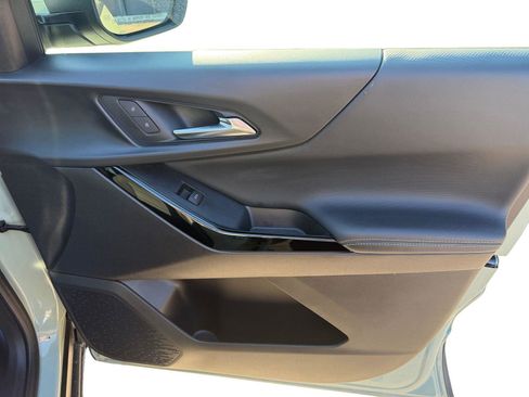 Used 2025 Chevrolet Equinox LT w/ Safety and Technology Package FWD image 24