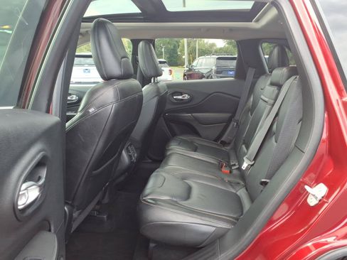 Used 2015 Jeep Cherokee Limited w/ Trailer Tow Group AWD/4WD image 11