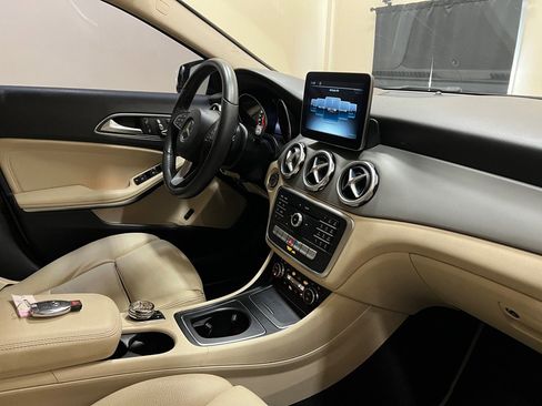 Used 2018 Mercedes-Benz GLA 250 SEDAN image 15