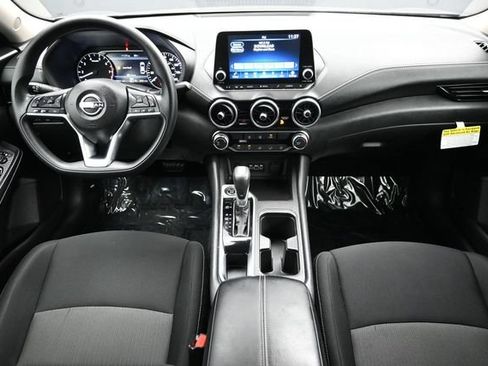 Used 2025 Nissan Sentra SV FWD image 10