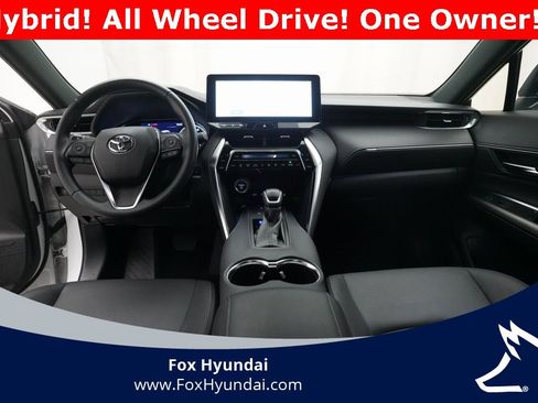 Used 2024 Toyota Venza XLE image 5