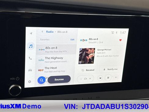 Used 2025 Toyota Prius LE image 33